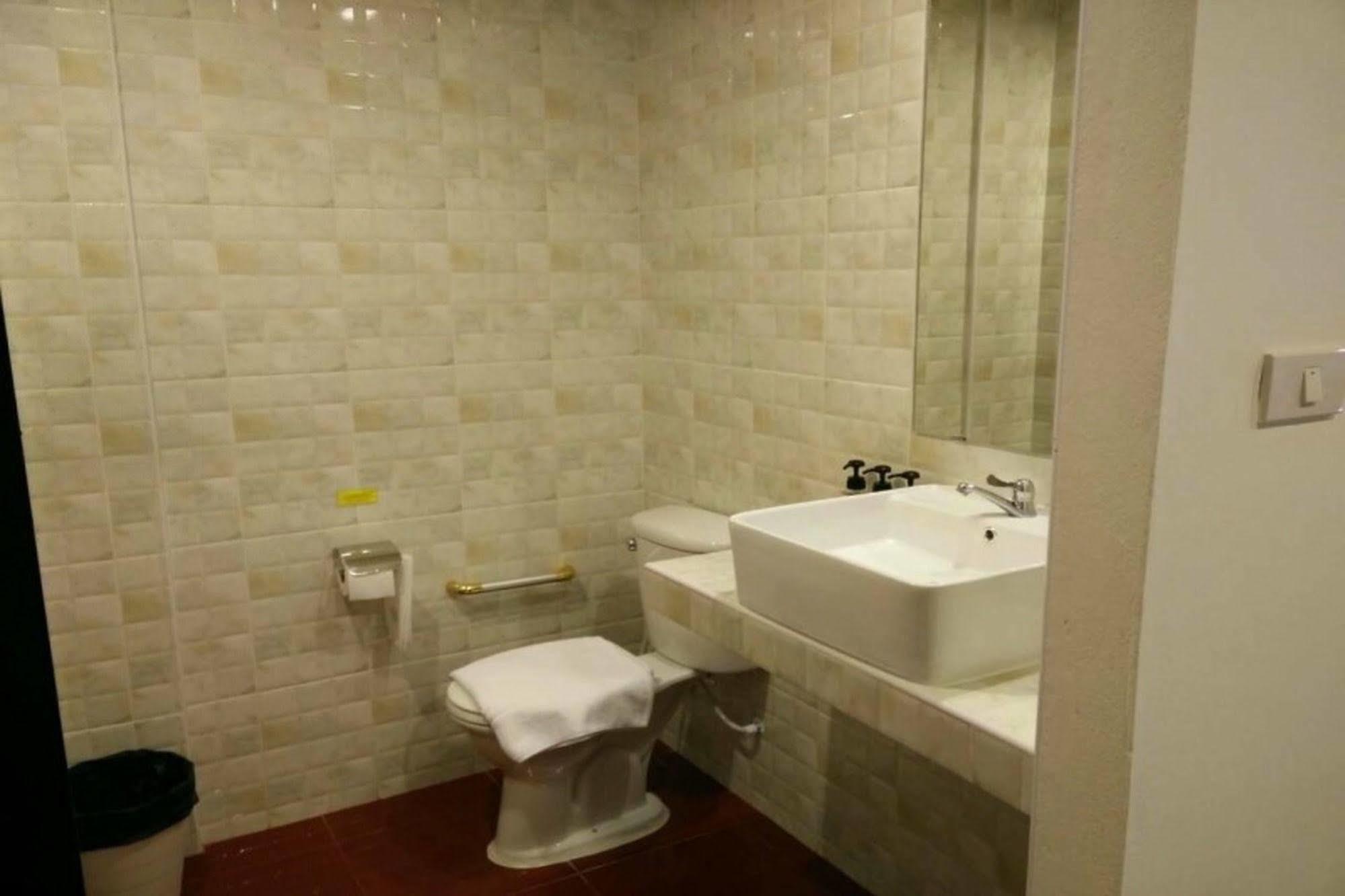 One Fu Hotel Surin Exterior photo