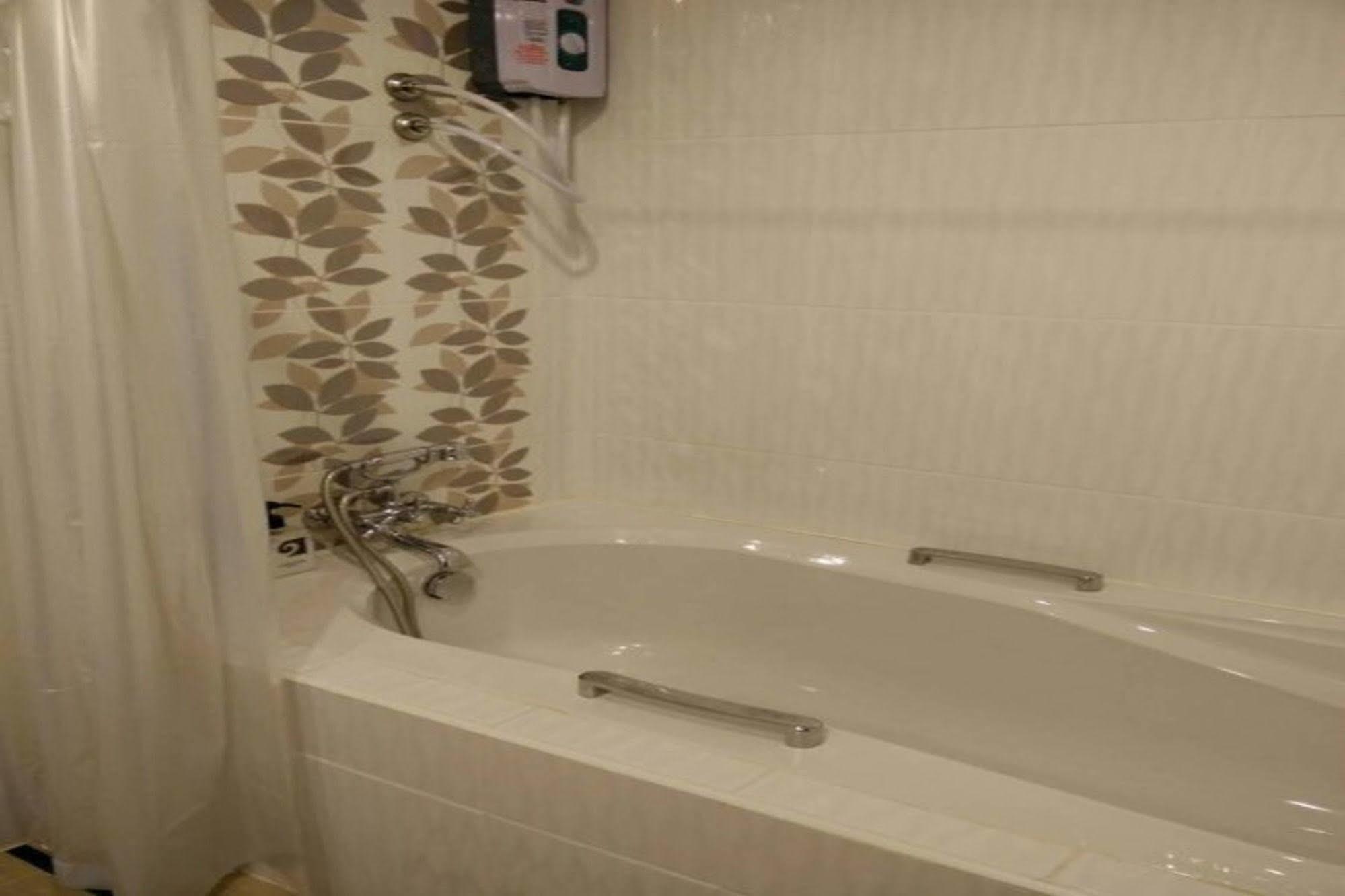 One Fu Hotel Surin Exterior photo