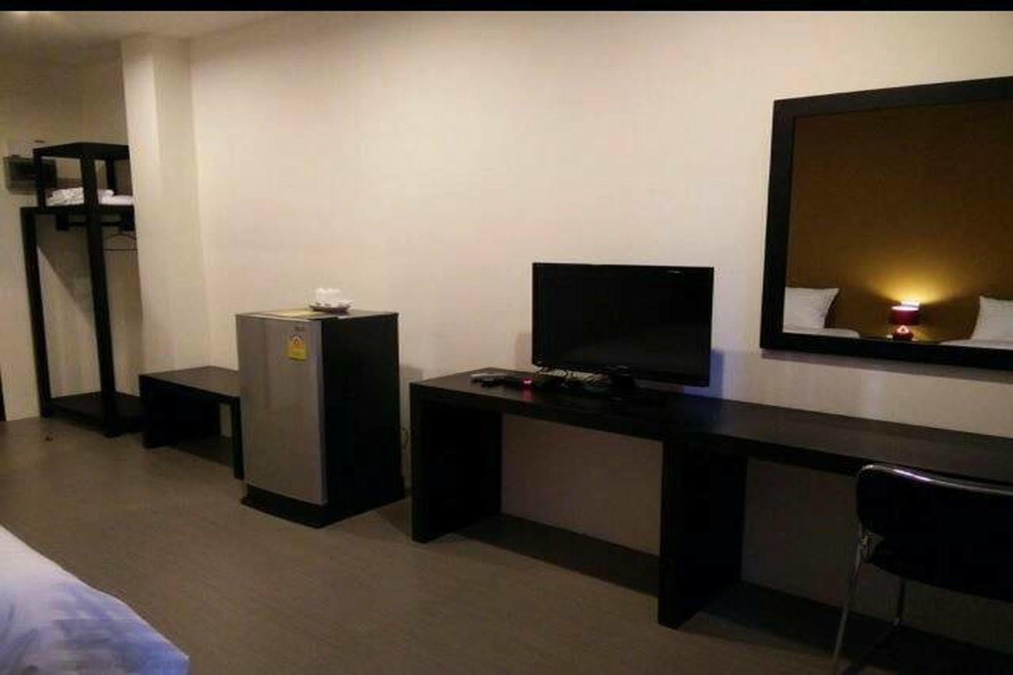 One Fu Hotel Surin Exterior photo